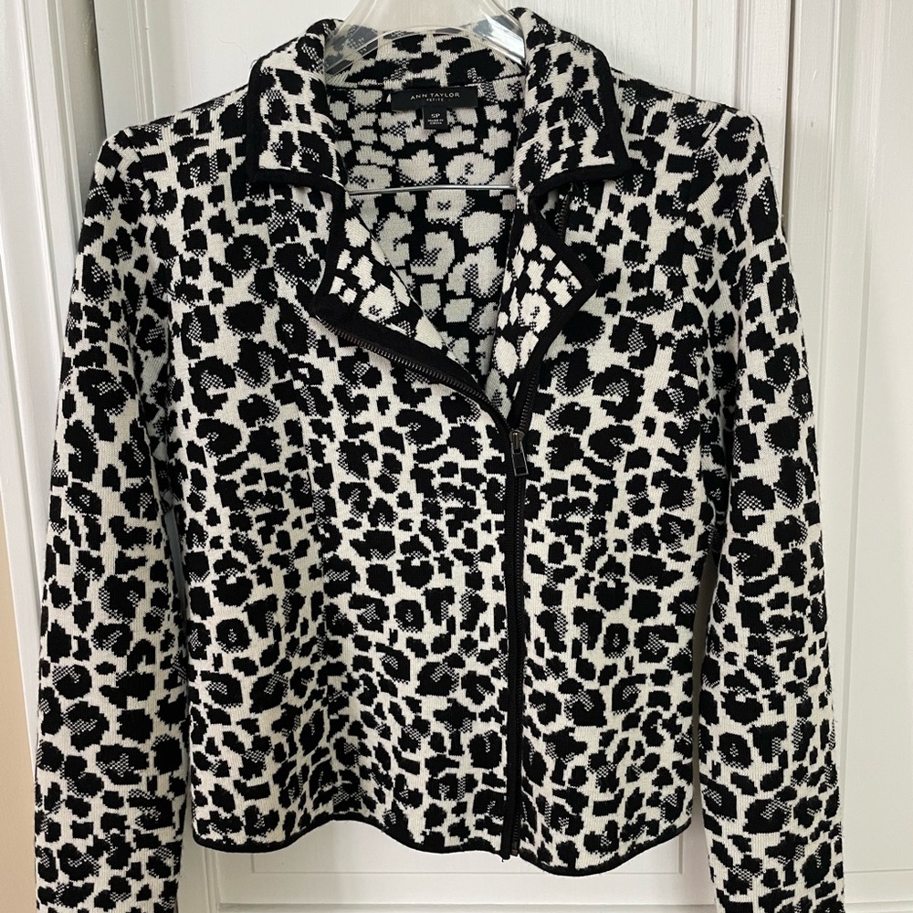 Ann Taylor Black and White Animal Print knit Blazer